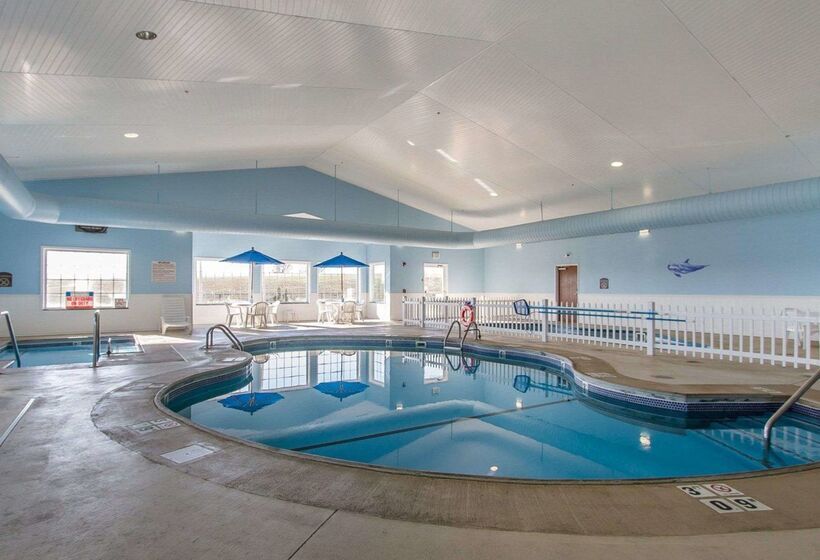 בית מלון כפרי Quality Inn & Suites Fort Madison Near Hwy 61