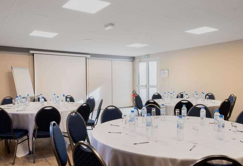 هتل Le Circuit Le Mans