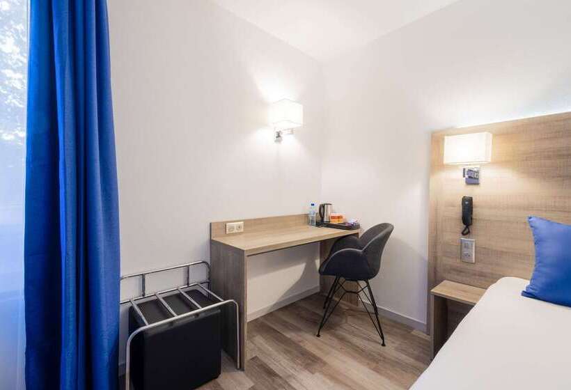 هتل Le Circuit Le Mans