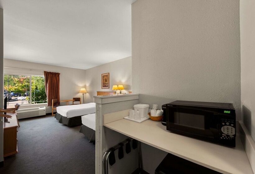 בית מלון כפרי Rodeway Inn & Suites