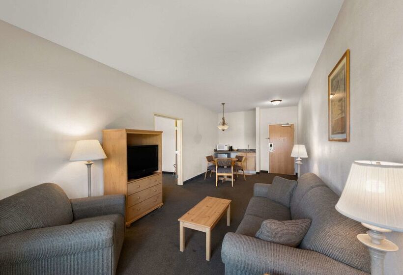 בית מלון כפרי Rodeway Inn & Suites