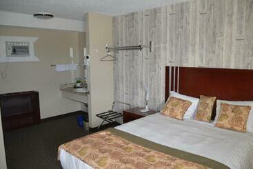 Wheel Inn Motel