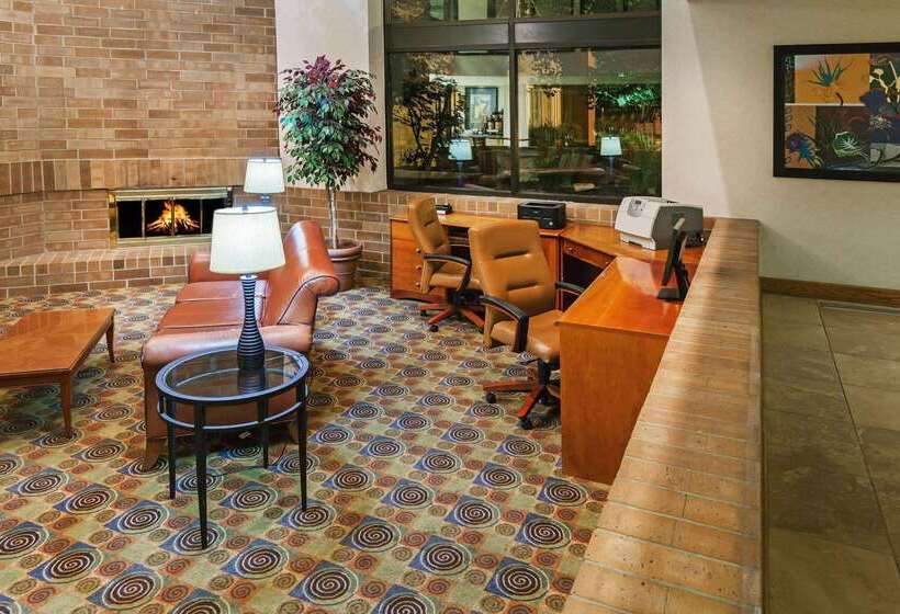 هتل Americinn By Wyndham Omaha