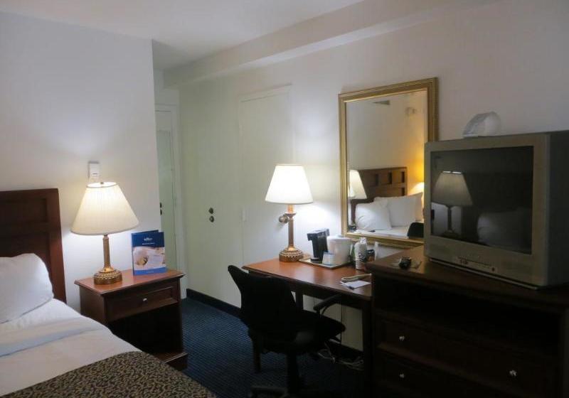 Отель Baymont Inn & Suites Omaha