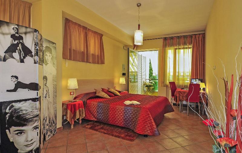 هتل B&b Ai Cipressi