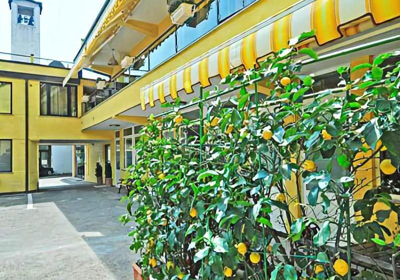 هتل B&b Ai Cipressi