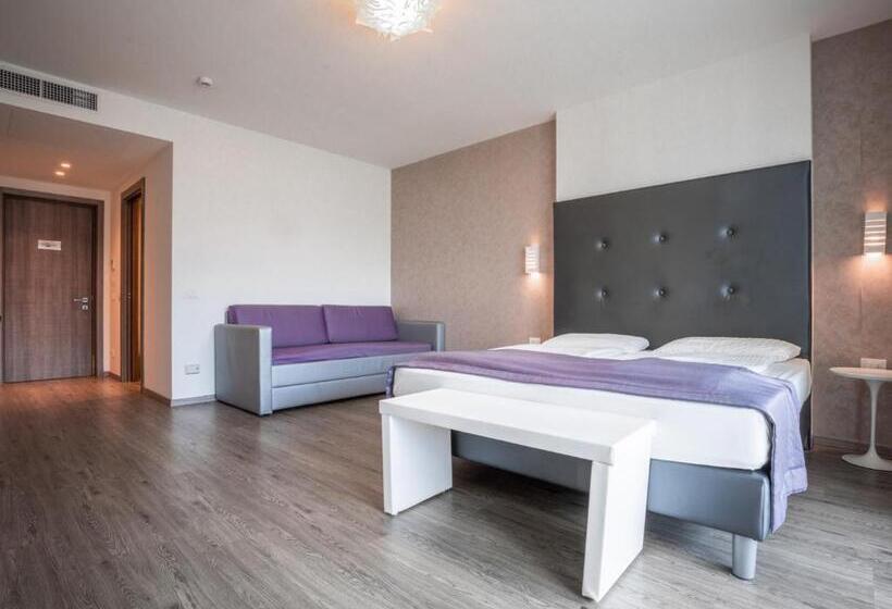 هتل Benacus Panoramic