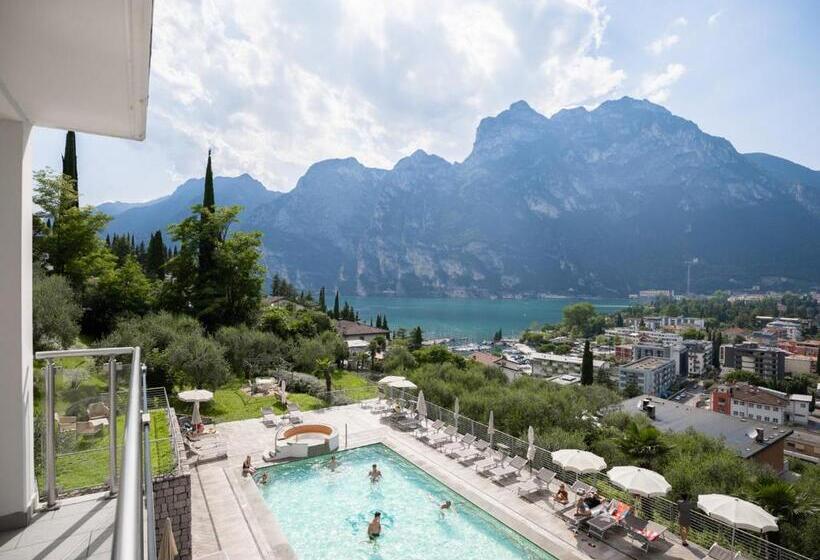 هتل Benacus Panoramic