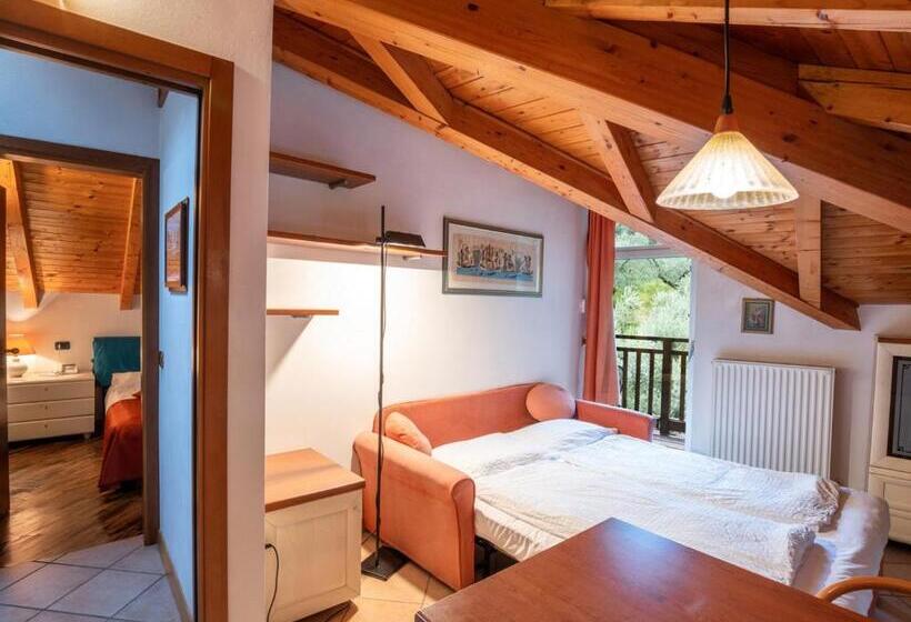 هتل Benacus Panoramic