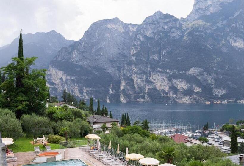 هتل Benacus Panoramic