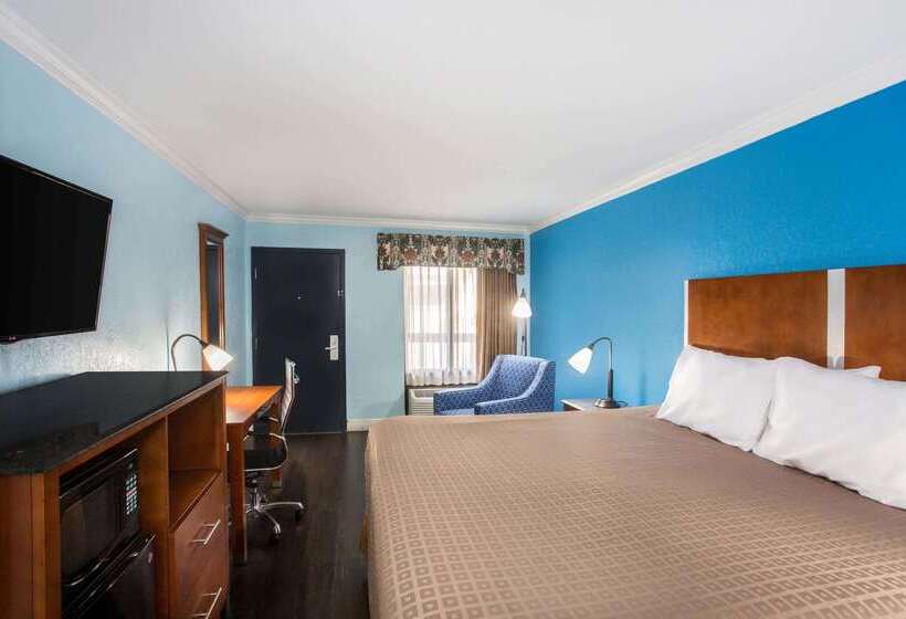 هتل Days Inn By Wyndham Florida City