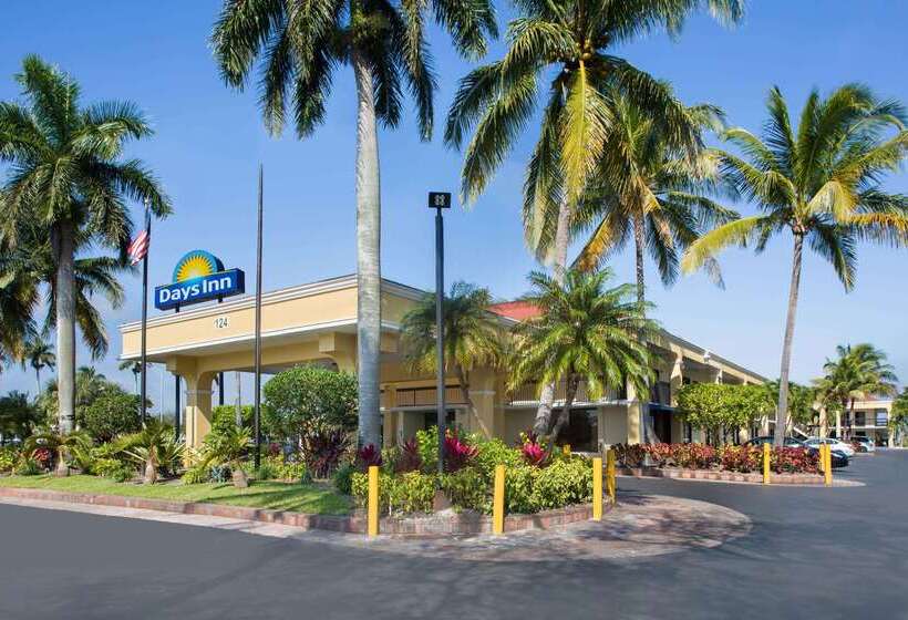 هتل Days Inn By Wyndham Florida City