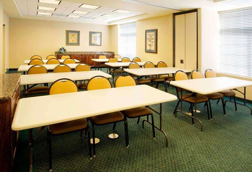 هتل Extended Stay America Suites  Chesapeake  Greenbrier Circle
