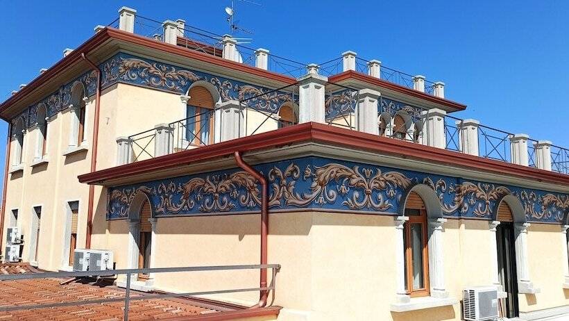 هتل Gardenia Sirmione