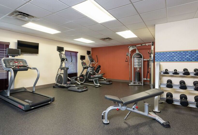 هتل Hampton Inn Akronsouth