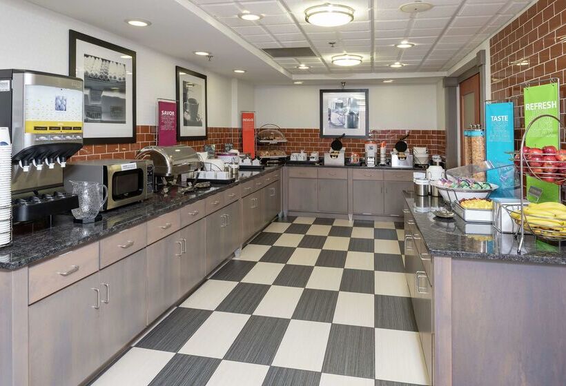 هتل Hampton Inn Akronsouth