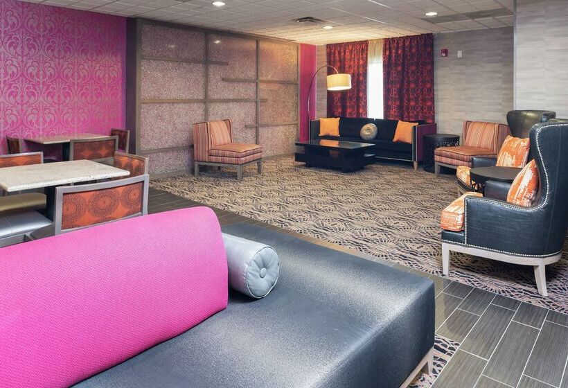 هتل Hampton Inn Akronsouth