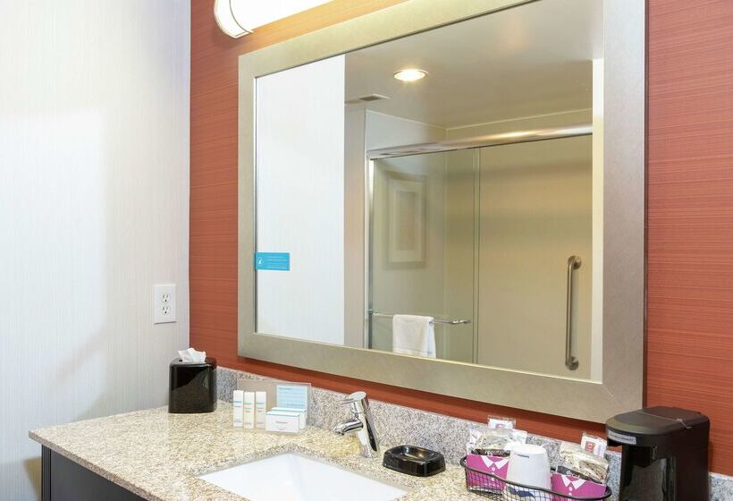 هتل Hampton Inn Akronsouth