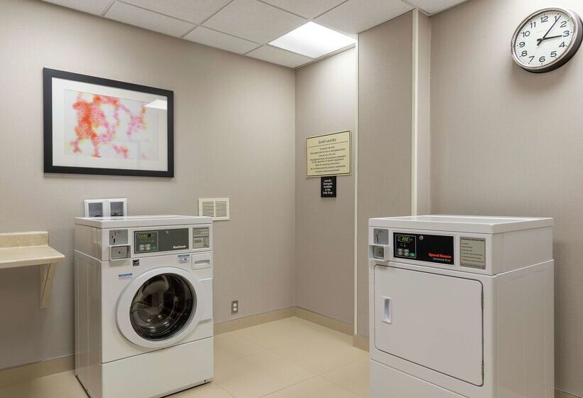هتل Hampton Inn Akronsouth
