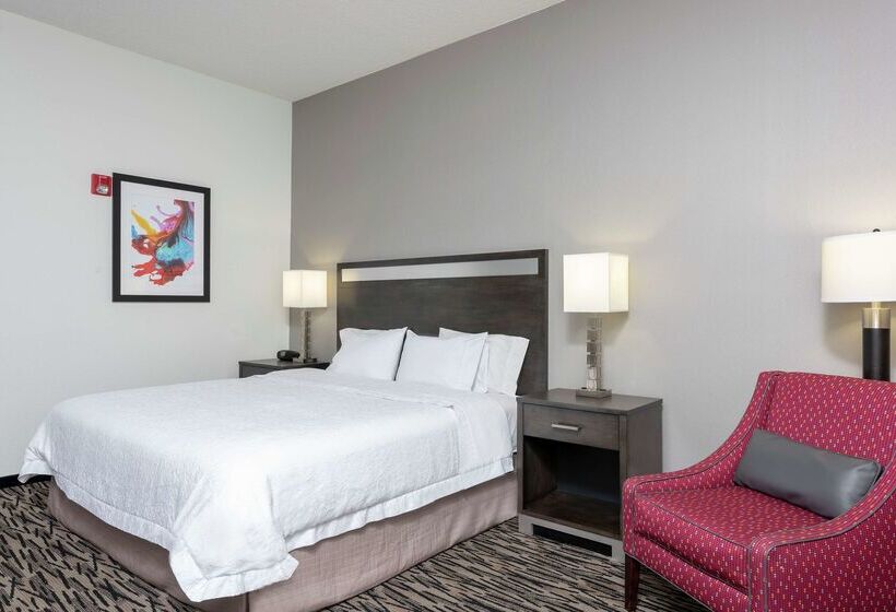 هتل Hampton Inn Akronsouth