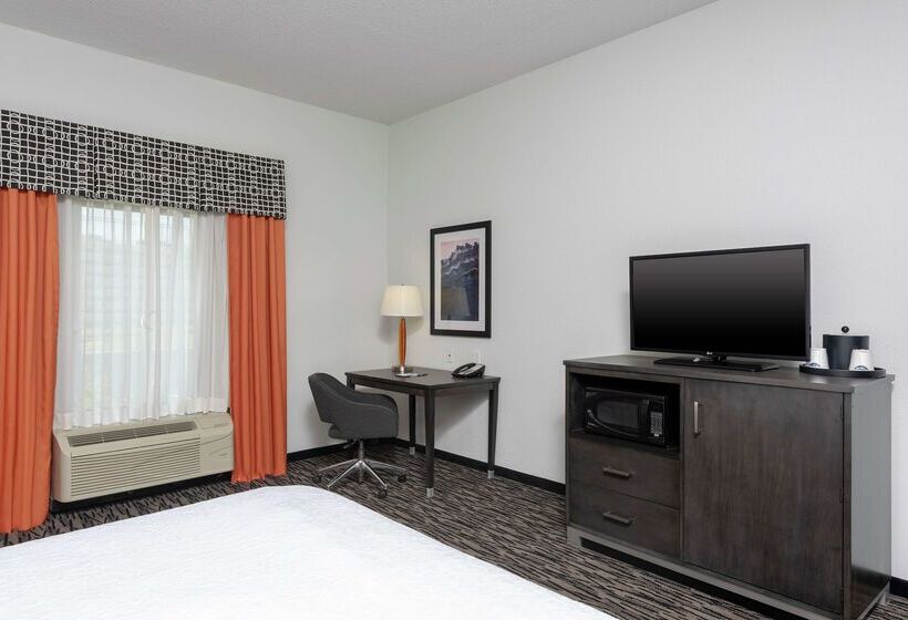 هتل Hampton Inn Akronsouth