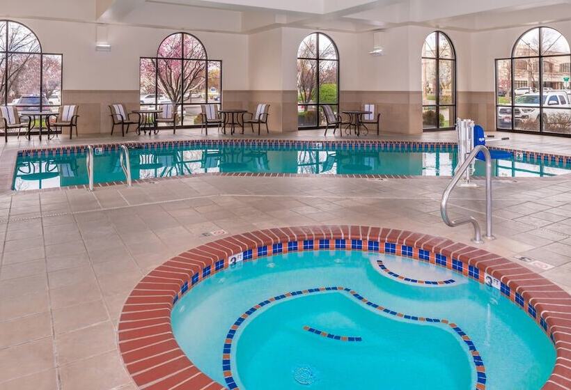 Отель Hampton Inn & Suites Boise Meridian