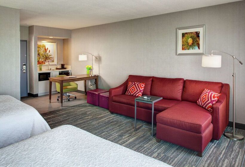 בית מלון כפרי Hampton Inn & Suites Palm Desert