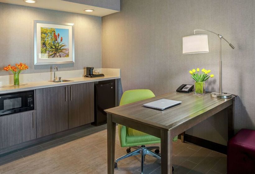 בית מלון כפרי Hampton Inn & Suites Palm Desert