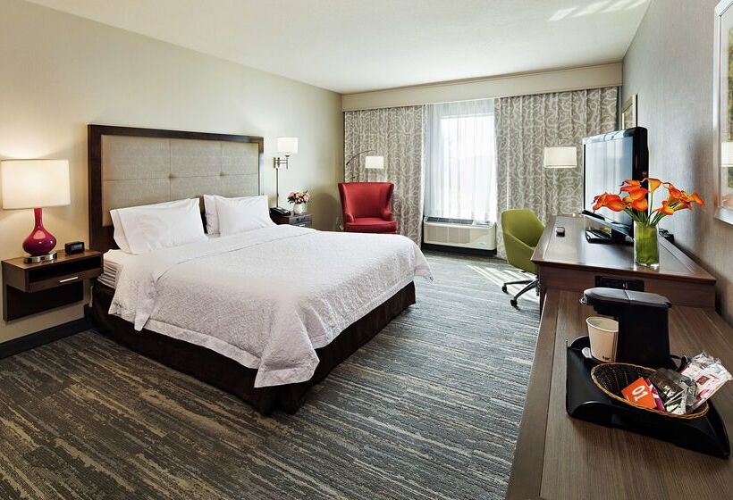 בית מלון כפרי Hampton Inn & Suites Palm Desert