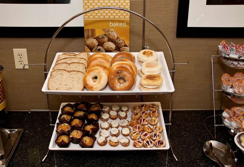 בית מלון כפרי Hampton Inn & Suites By Hilton Petoskey