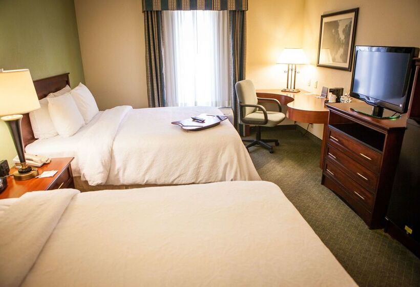 هتل Hampton Inn & Suites Springfield Southwest