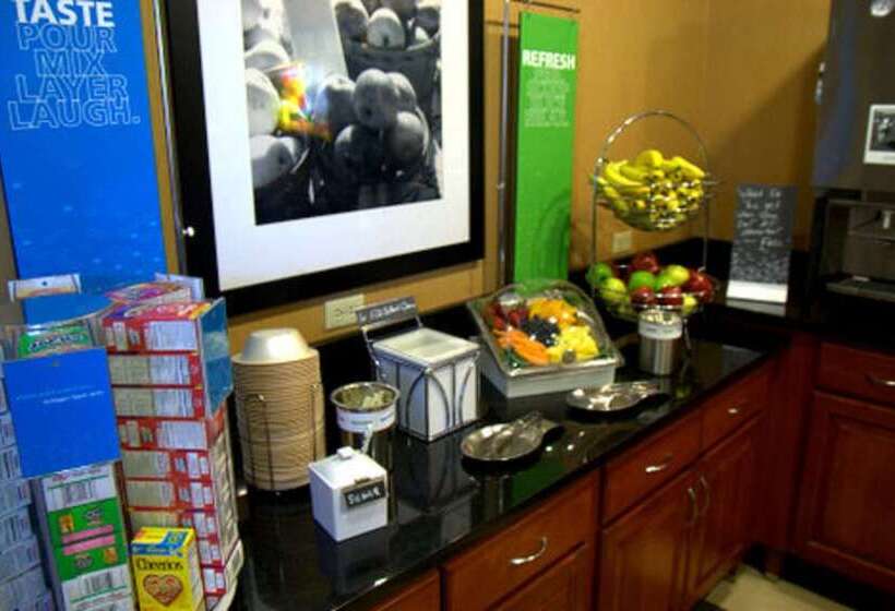 هتل Hampton Inn & Suites Springfield Southwest