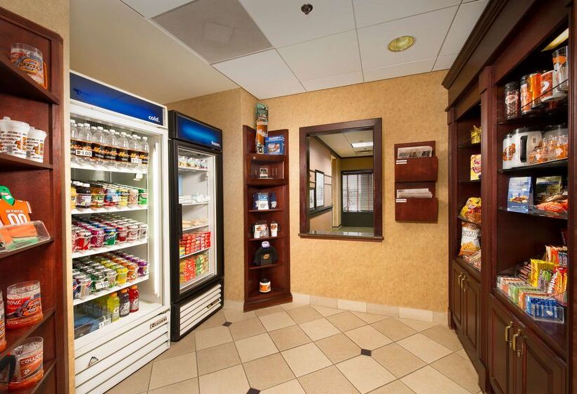 هتل Hampton Inn & Suites Stillwater