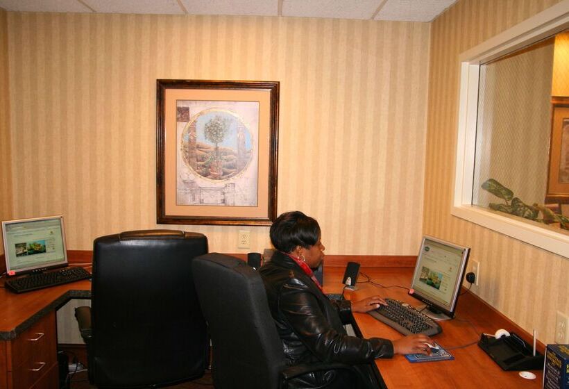 هتل Hampton Inn Atlantastockbridge