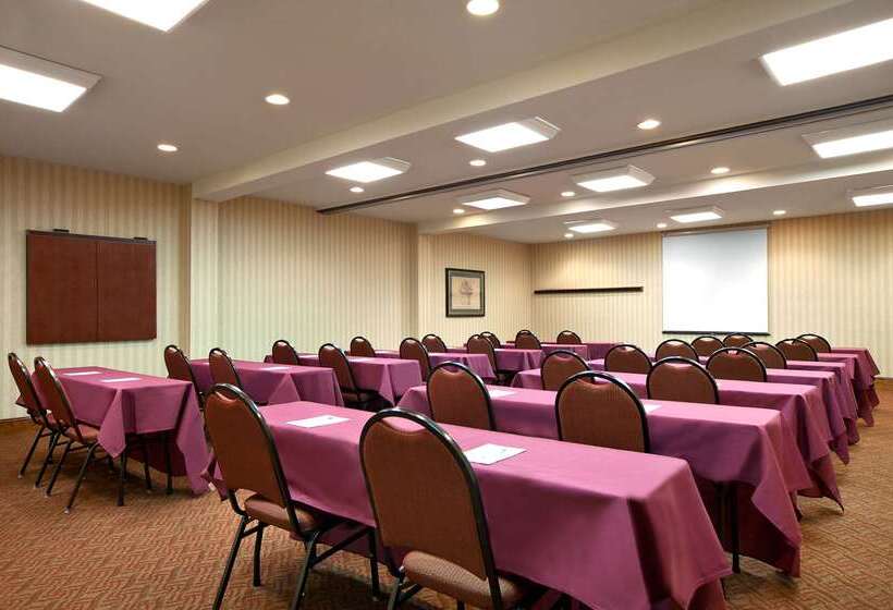 هتل Hampton Inn Atlantastockbridge