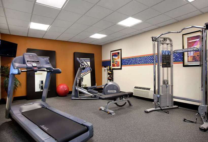 هتل Hampton Inn Atlantastockbridge