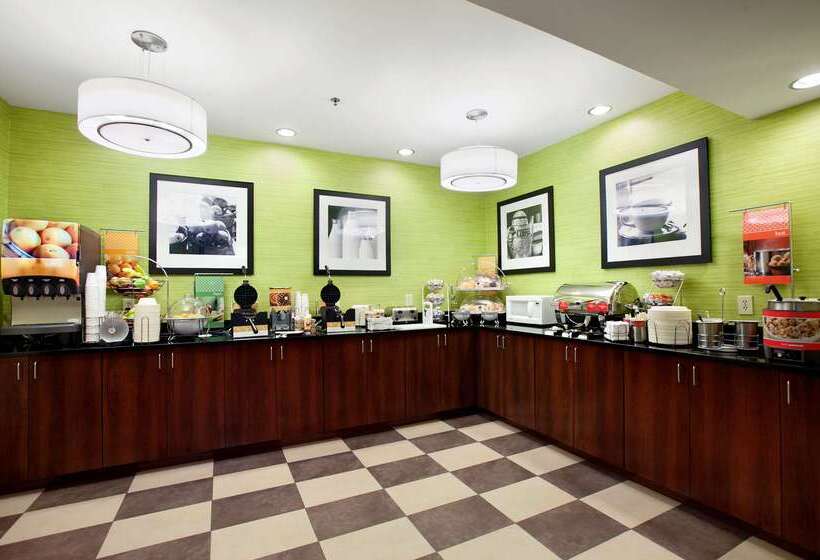 هتل Hampton Inn Atlantastockbridge