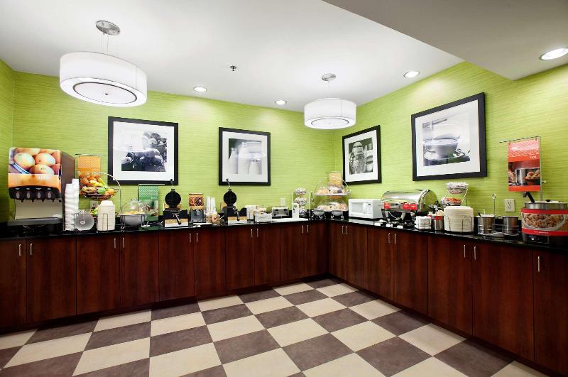 هتل Hampton Inn Atlantastockbridge