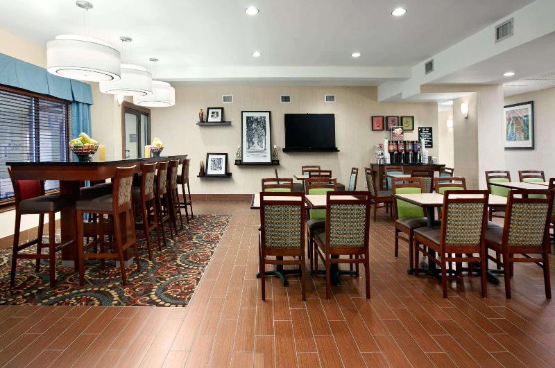 هتل Hampton Inn Atlantastockbridge