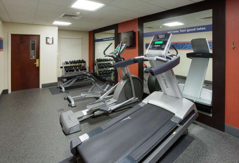 هتل Hampton Inn Auburn