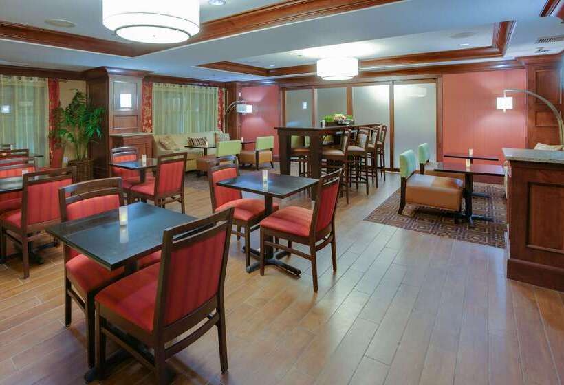 هتل Hampton Inn Auburn