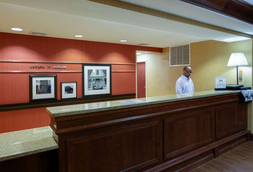 هتل Hampton Inn Auburn