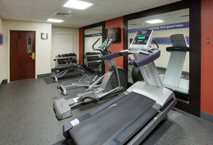 هتل Hampton Inn Auburn