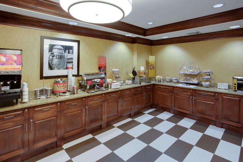 هتل Hampton Inn Auburn