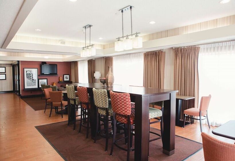 هتل Hampton Inn Bloomington West