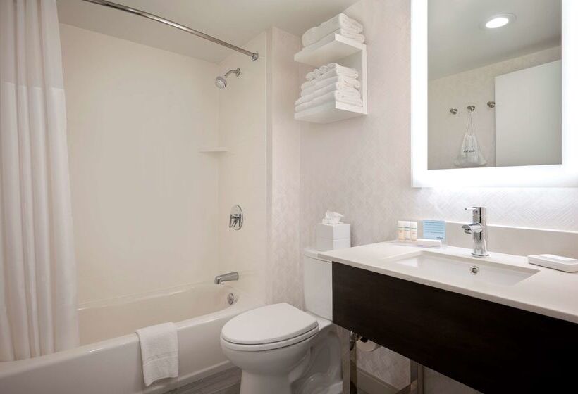 בית מלון כפרי Hampton Inn By Hilton Boston/cambridge