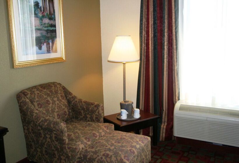 Отель Hampton Inn Canton