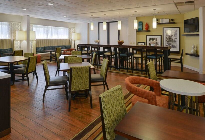 هتل Hampton Inn Carbondale
