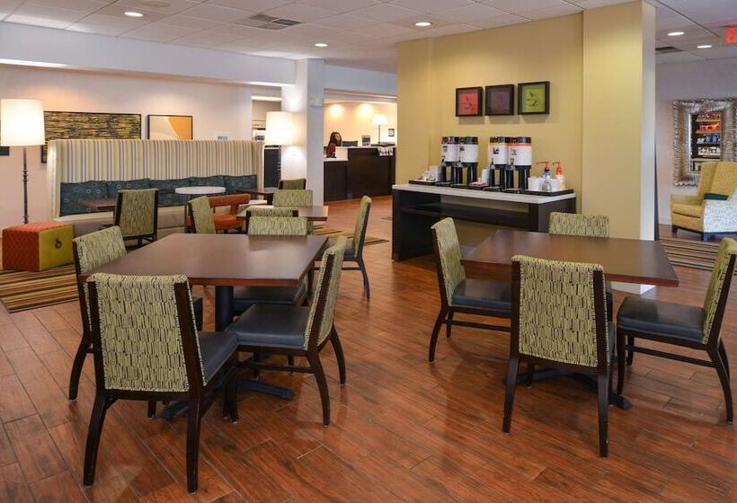هتل Hampton Inn Carbondale