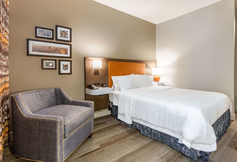 ホテル Hampton Inn Cedar Rapids
